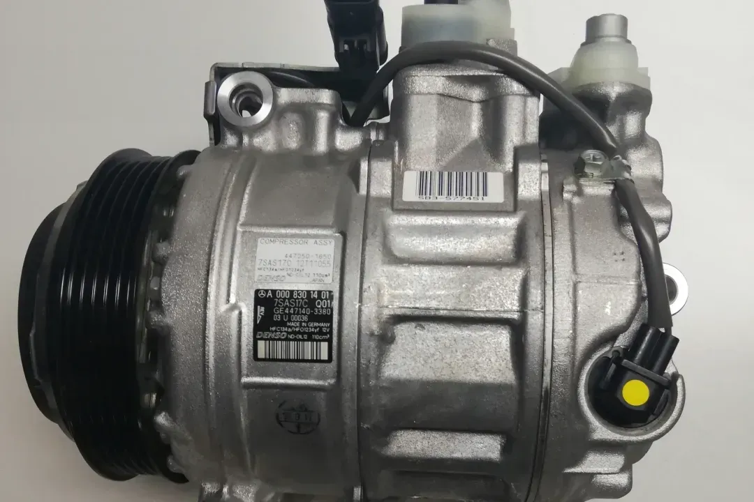 REFRIGERANT COMPRESSOR